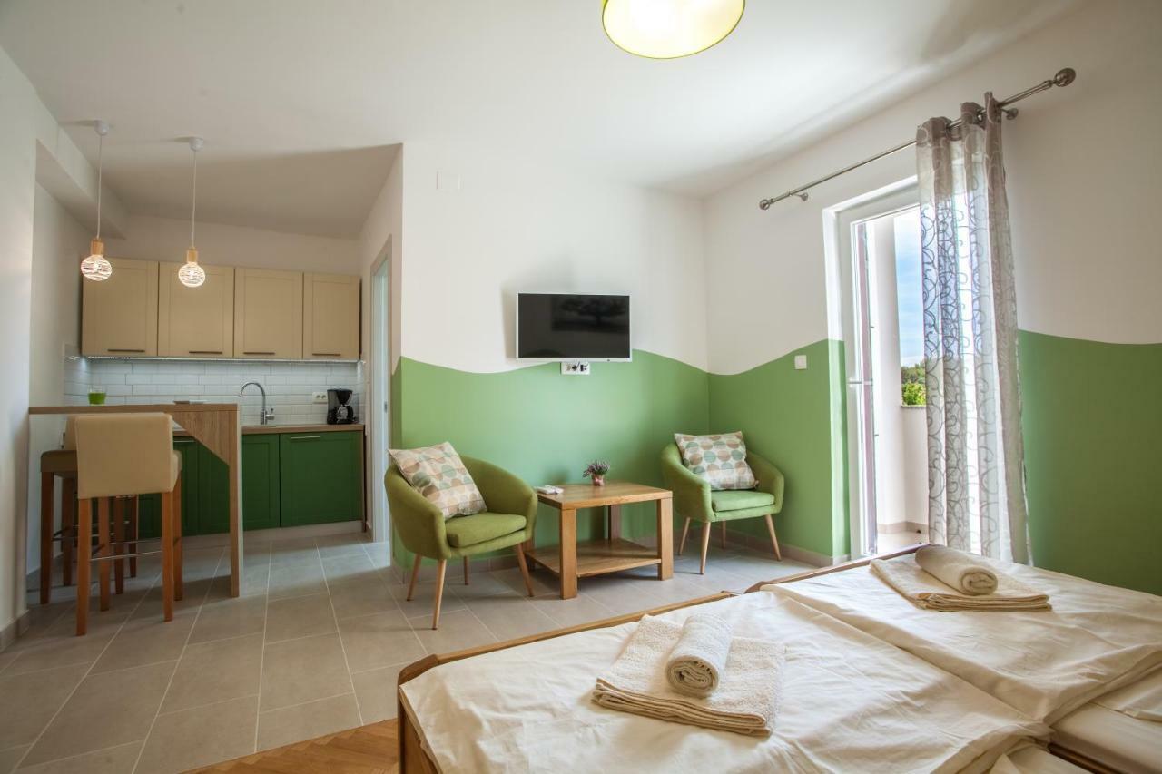 Guesthouse Maver Црес Экстерьер фото